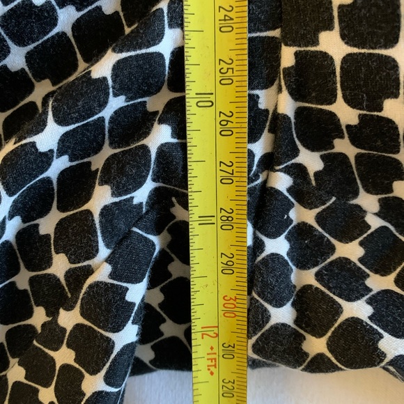 Worthington- modern fit Capri black & white ladies pants - Picture 6 of 9